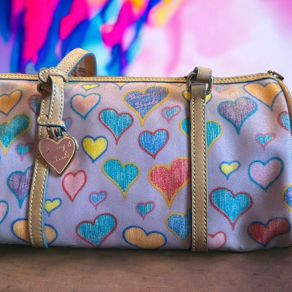 Dooney & Bourke Handbags - Dooney & Bourke vintage Heart Barrel handbag/purse